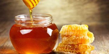 খাঁটি মধু চেনার উপায়