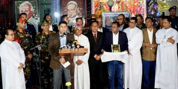 বড়দিন উপলক্ষে চার্চে সেনাপ্রধান