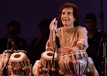 কিংবদন্তি তবলাবাদক ওস্তাদ জাকির হোসেন আর নেই