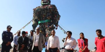 বিশ্বের সবচেয়ে বড় ‘প্লাস্টিক দানব’