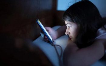 ১৬ বছর কম বয়সীদের সোশাল মিডিয়া ব্যবহারে নিষেধাজ্ঞা