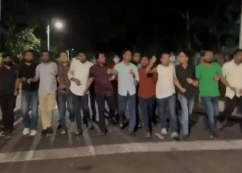 ঝটিকা মিছিল করে আরও চাপে নিষিদ্ধ ছাত্রলীগ