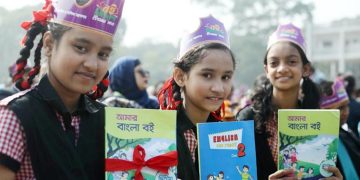 পাঠ্যবই বিতরণের আগে নোট-গাইড ছাপা বন্ধ রাখার নির্দেশ