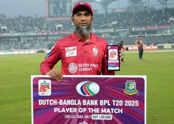 অসুস্থ ছেলেকে ম্যাচ সেরার পুরস্কার উৎসর্গ করলেন