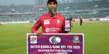 অসুস্থ ছেলেকে ম্যাচ সেরার পুরস্কার উৎসর্গ করলেন