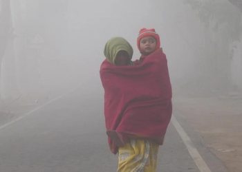 শীতে কাঁপছে উত্তর-পশ্চিম