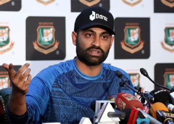 জাতীয় দলে ফেরার সিদ্ধান্ত নিতে সময় চাইলেন