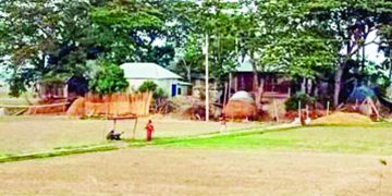 একটি বাড়ি নিয়ে একটি গ্রাম