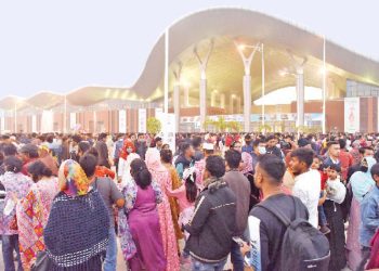 প্রাণ ফিরছে বাণিজ্য মেলায়, বাড়ছে ভিড়