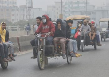 শীতে জবুথবু জনজীবন