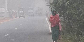 শীতে ভোগান্তিতে কুড়িগ্রামের জনজীবন