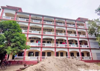 একই পরিবারের ১৭ জন