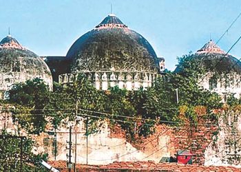 গ্রামজুড়ে ছড়িয়ে আছে মোগল আমলের নিদর্শন