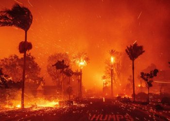 লস অ্যাঞ্জেলেসে এবার ‘আগুনে টর্নেডোর’ শঙ্কা