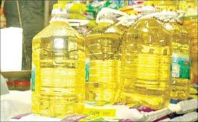 এখনই ‘হাওয়া’ সয়াবিন তেলের বোতল