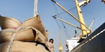 ২৭ হাজার টন চাল নিয়ে ভারত থেকে জাহাজ এলো চট্টগ্রামে