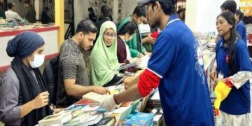 বসন্তের আবহে বিক্রি হচ্ছে উপন্যাস ও সিরিজ গল্পের বই