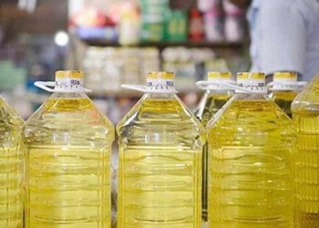 বাজারে এখনও বোতলজাত সয়াবিন তেলের সংকট