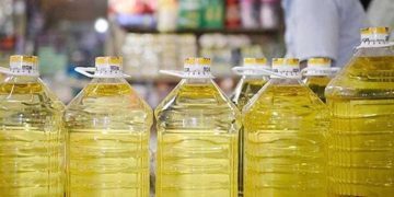 বাজারে এখনও বোতলজাত সয়াবিন তেলের সংকট