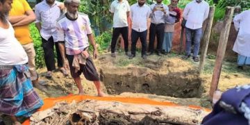 ১১ বছর পর তিন শিবিরকর্মীর মরদেহ কবর থেকে উত্তোলন