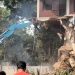 গুঁড়িয়ে দেওয়া হলো ৩২ নম্বরের বাড়ি