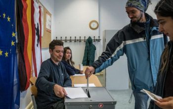 জার্মানিতে নির্বাচনে এগিয়ে ডানপন্থি সিডিইউ