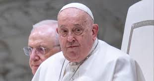 জটিল শারীরিক অবস্থায় হাসপাতালে ভর্তি পোপ ফ্রান্সিস