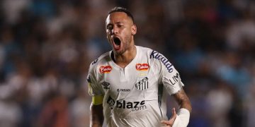 ১২ বছর পর সান্তোসের জার্সিতে নেইমার