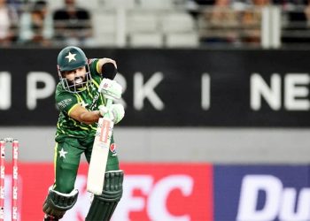 চ্যাম্পিয়ন্স ট্রফির শুরুতেই বড় হার পাকিস্তানের