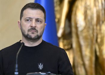 আমি দেশ বিক্রি করে দিতে পারি না