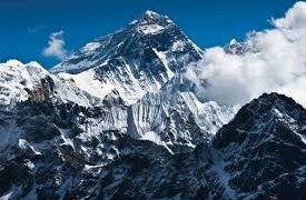 উচ্চতা হারিয়েছে এভারেস্ট