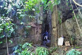 রোমাঞ্চকর পথে দীর্ঘ গুহা