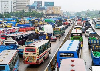 ঢাকা-চট্টগ্রাম মহাসড়কে তীব্র যানজট