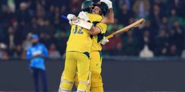 দুর্দান্ত সেঞ্চুরিতে রেকর্ড গড়ে অস্ট্রেলিয়ার অবিশ্বাস্য জয়