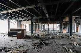 ভুতুড়ে পরিবেশ, নাক চেপেও সামনে দিয়ে হাঁটা দায়