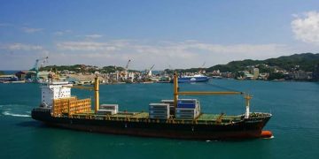 অনুমতি ছাড়া চট্টগ্রাম বন্দরে বিদেশি জাহাজ