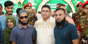 আহতদের পাশে থাকার ঘোষণা সেনাপ্রধানের