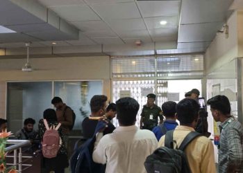 হাসিনার স্বাস্থ্য উপদেষ্টা প্রাণ গোপালের মেয়েকে অবরুদ্ধ