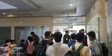 হাসিনার স্বাস্থ্য উপদেষ্টা প্রাণ গোপালের মেয়েকে অবরুদ্ধ