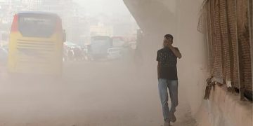ছুটির দিনেও ‘অস্বাস্থ্যকর’ ঢাকার বাতাস