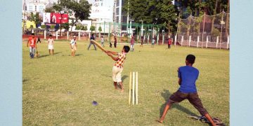 খেলার মাঠ-পার্কের স্বল্পতার কারণে শিশুদের বিভিন্ন রকমের সমস্যার সম্মুখীন হতে হচ্ছে