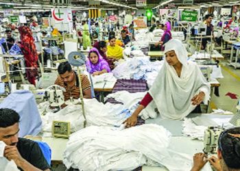 ঈদের আগে বেতন-বোনাস সংকট তালিকায় শতাধিক কারখানা