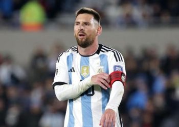আর্জেন্টিনা দল থেকে ছিটকে গেছেন লিওনেল মেসি