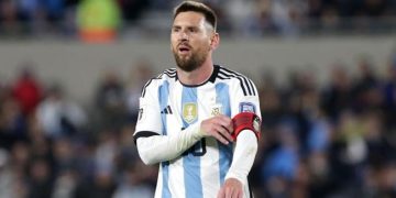 আর্জেন্টিনা দল থেকে ছিটকে গেছেন লিওনেল মেসি