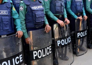 নানা সংকটে পুলিশ