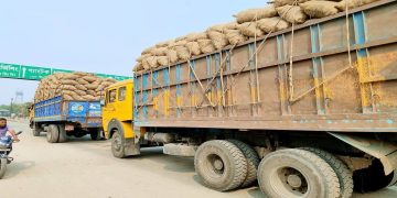 বাংলাবান্ধা দিয়ে আরও ৪২ মেট্রিক টন আলু গেল নেপালে