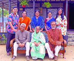 এক নাটকে আট তারকা