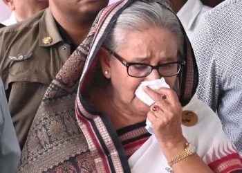 হাসিনা কেন বাস্তবের মুখোমুখি হলেন না?