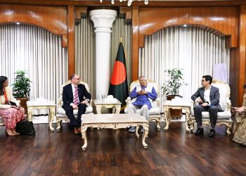 প্রধান উপদেষ্টার সঙ্গে পিটার হাসের সাক্ষাৎ