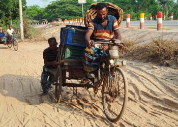 বরিশালের আগৈলঝাড়া ৫ কিমি সড়কের বেহালদশা